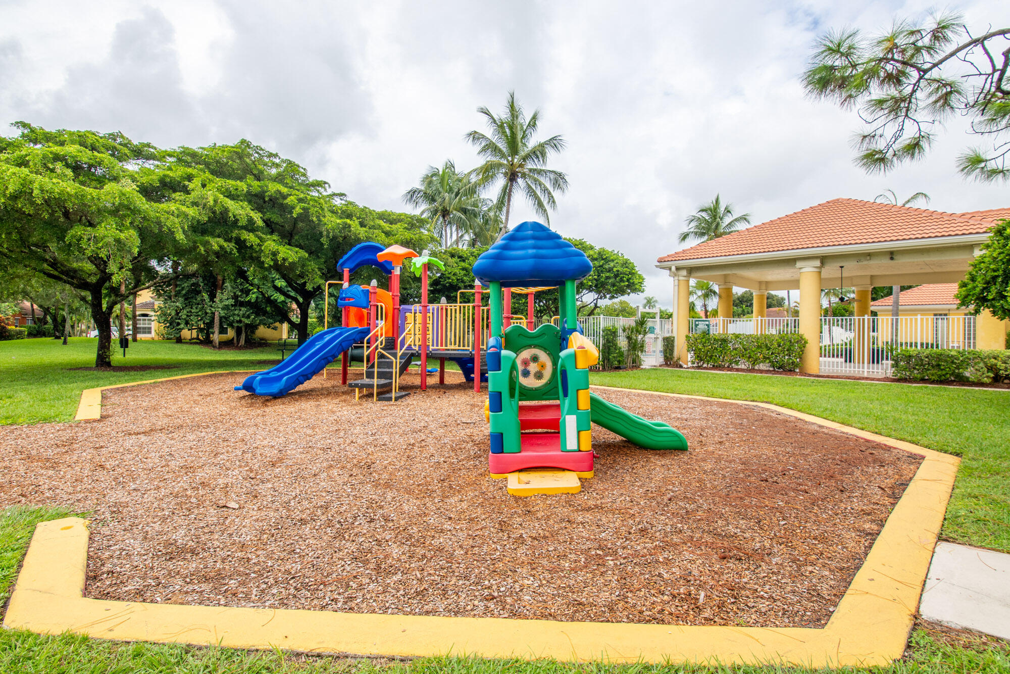 6112 Seminole Gardens Circle