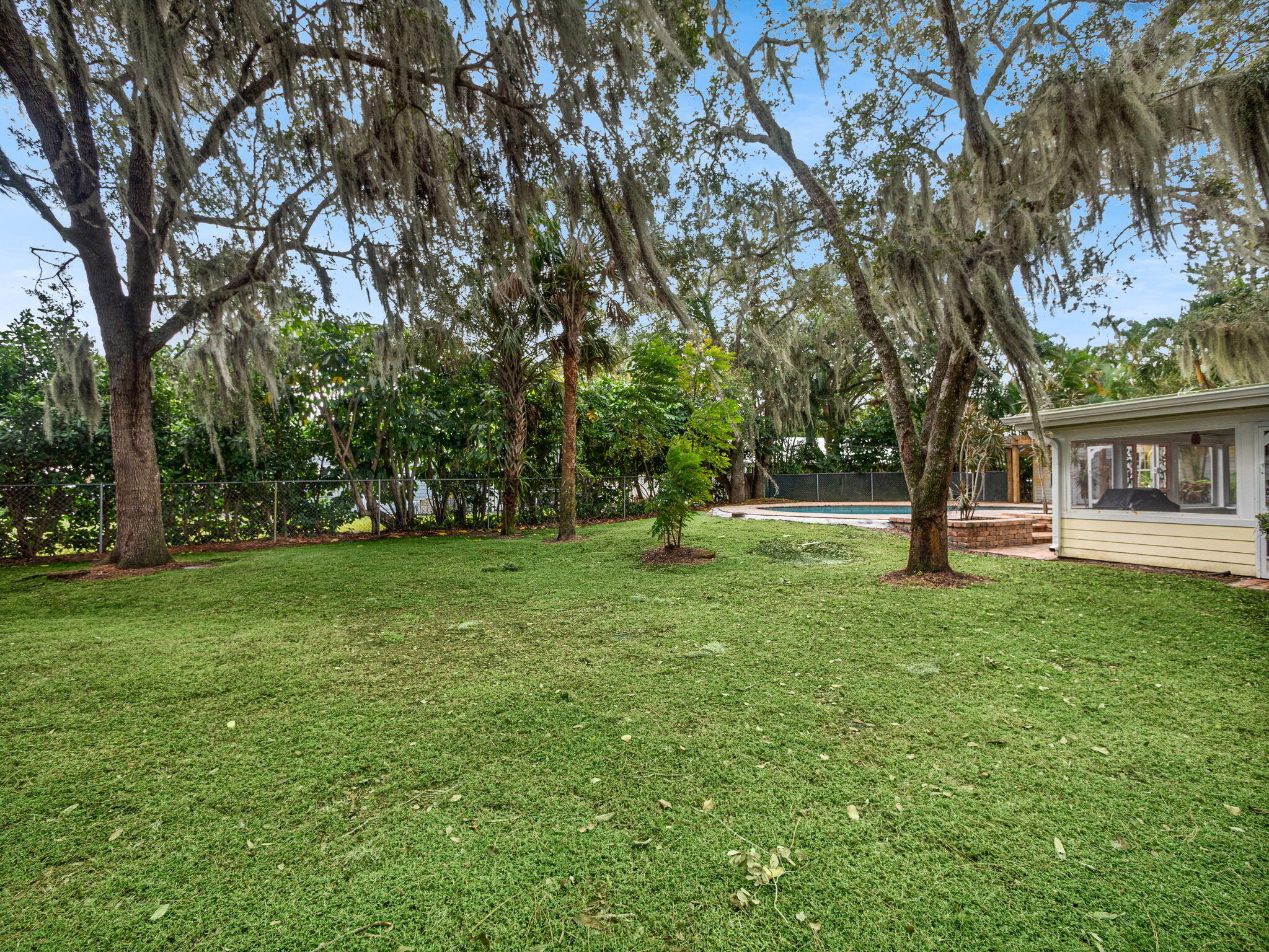 865 SW Magnolia Bluff Drive