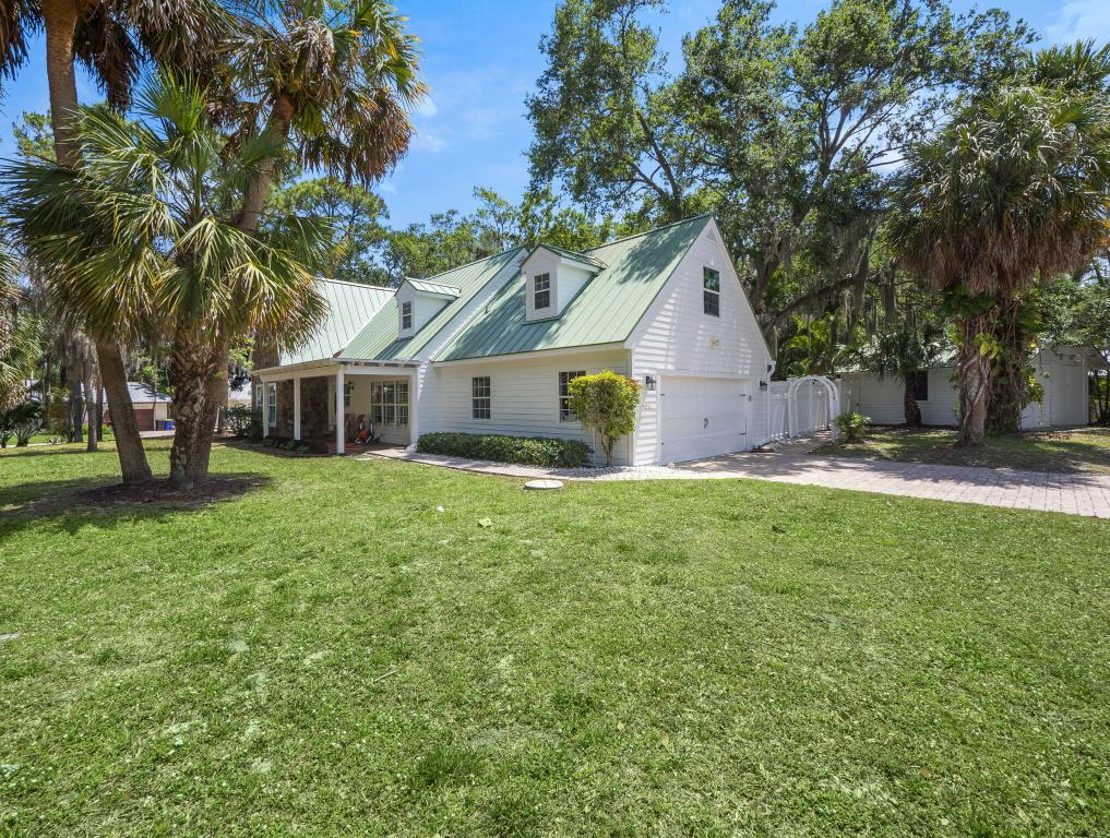 865 SW Magnolia Bluff Drive