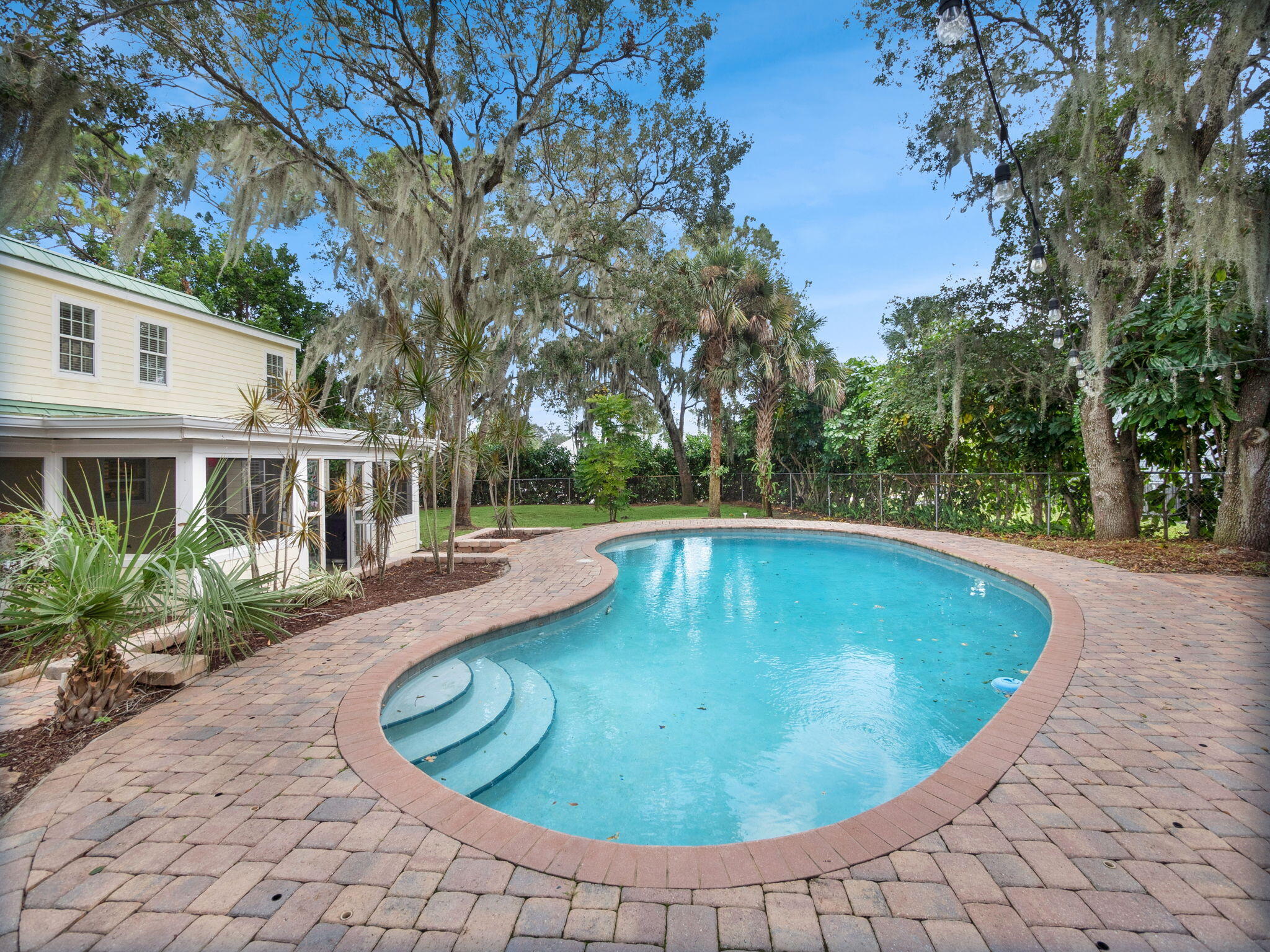 865 SW Magnolia Bluff Drive