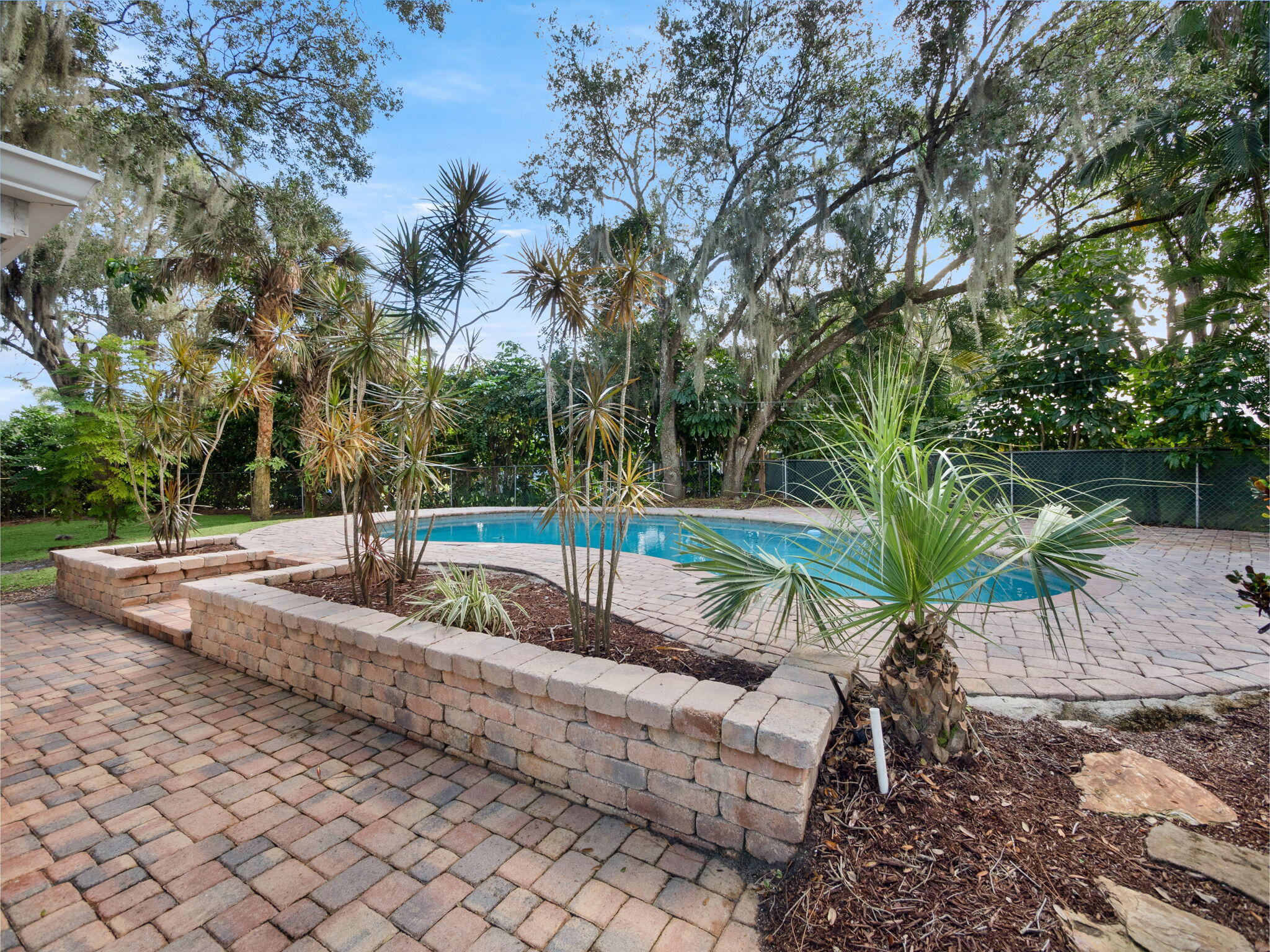 865 SW Magnolia Bluff Drive