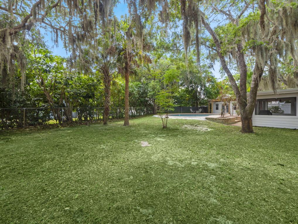 865 SW Magnolia Bluff Drive