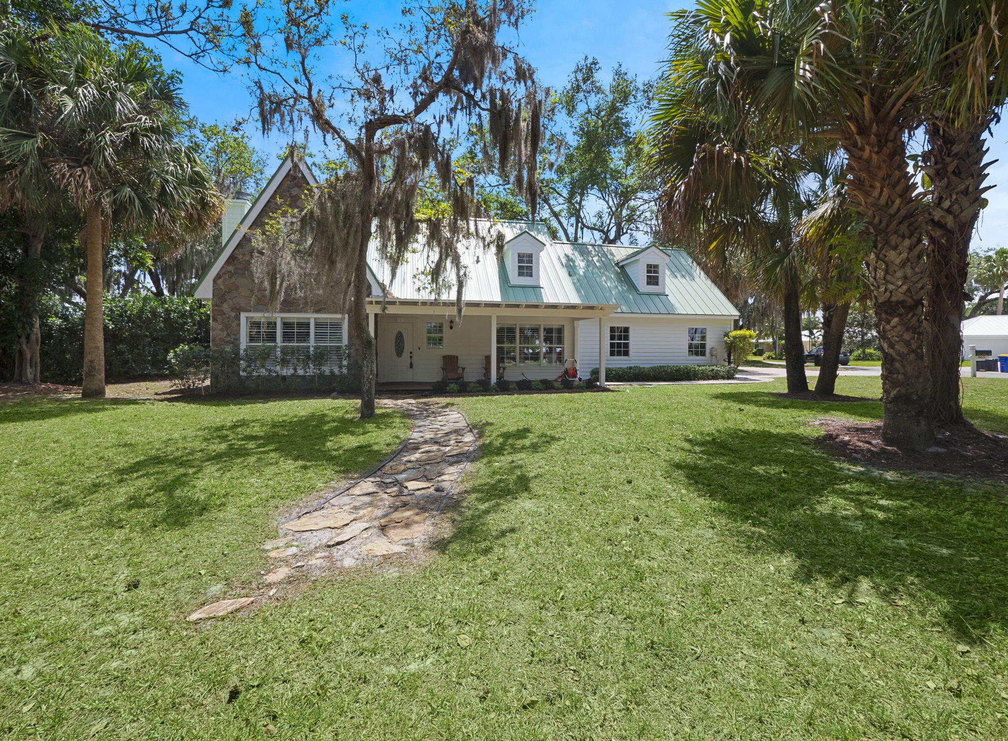 865 SW Magnolia Bluff Drive