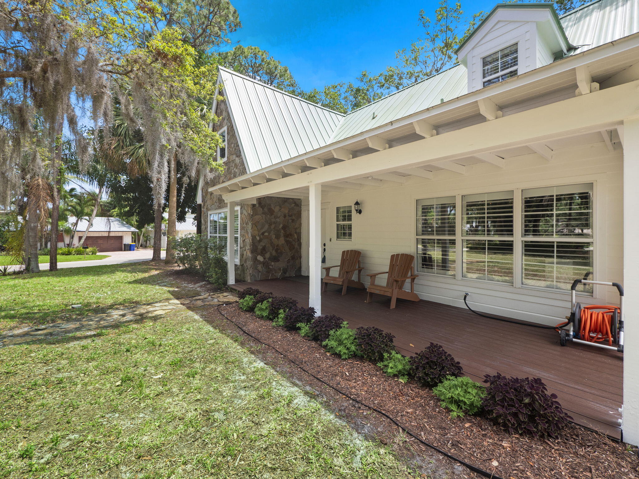 865 SW Magnolia Bluff Drive