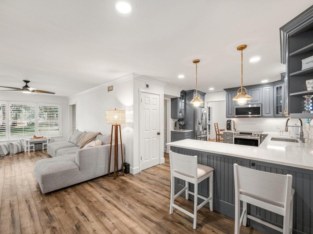 865 SW Magnolia Bluff Drive