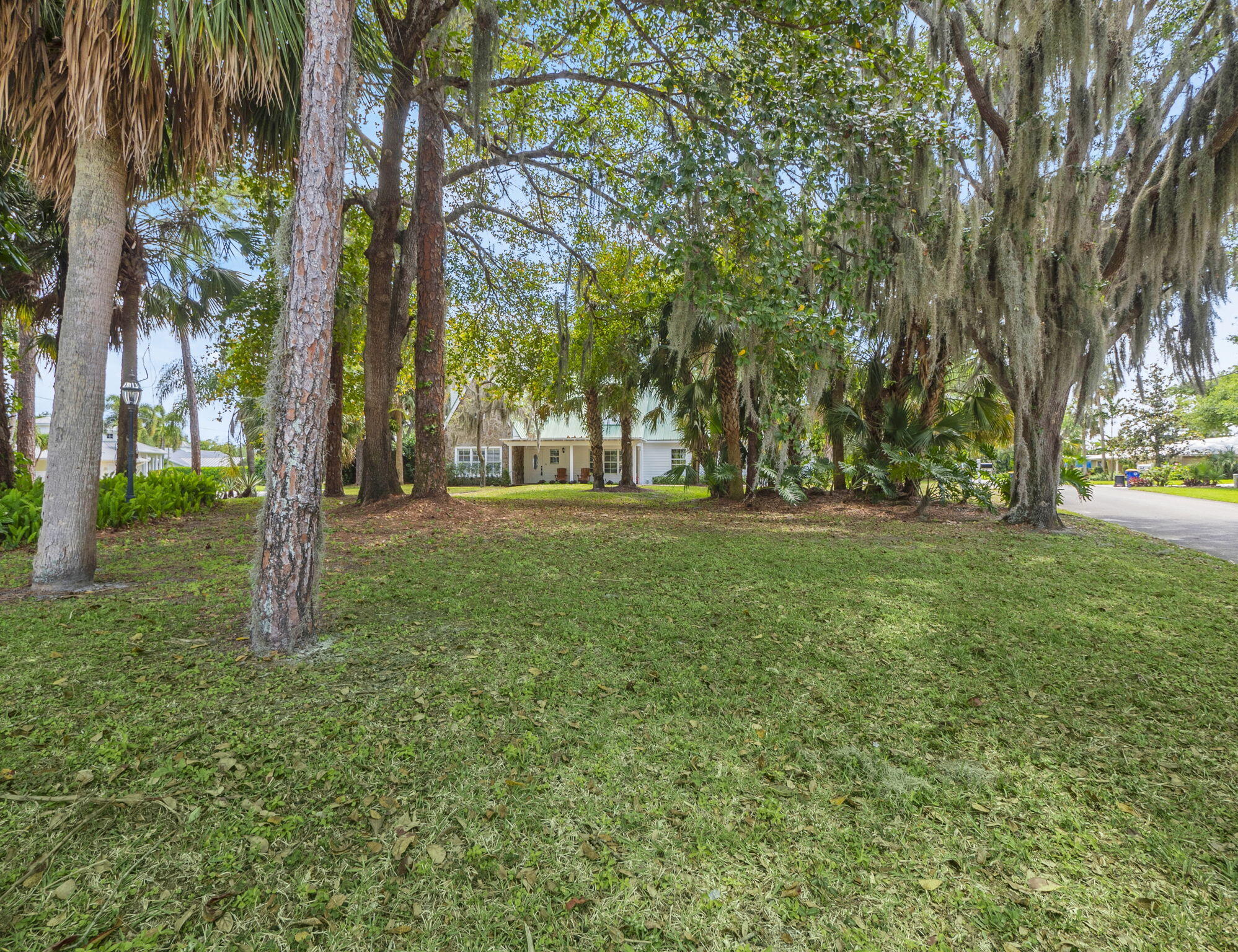 865 SW Magnolia Bluff Drive