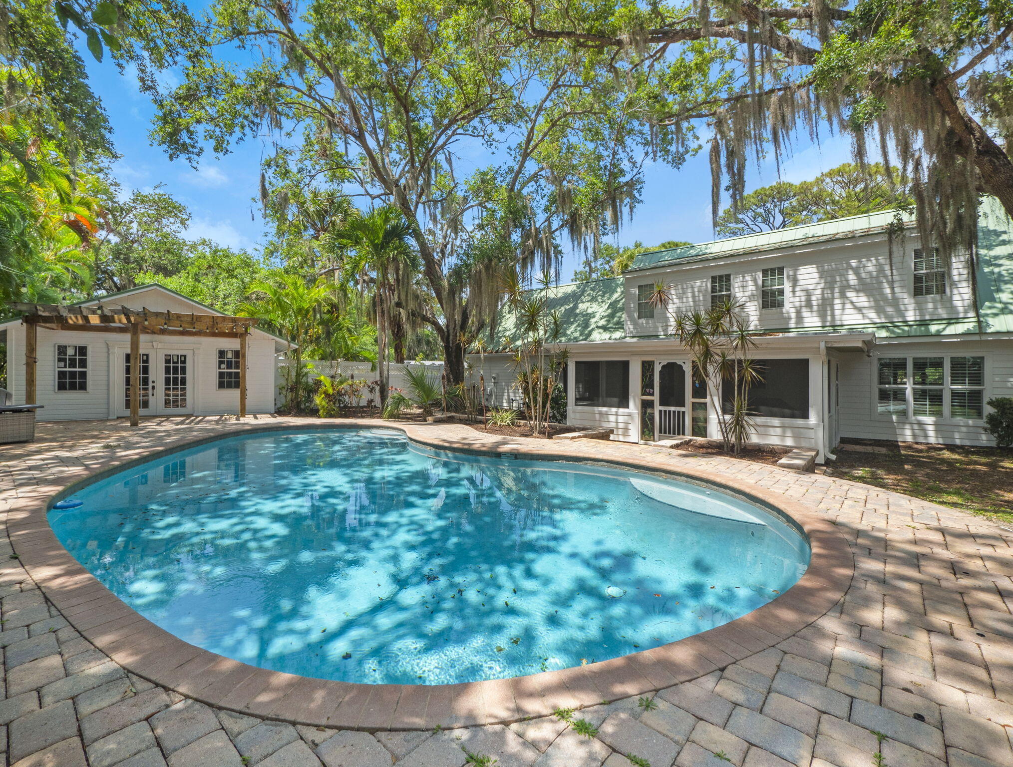 865 SW Magnolia Bluff Drive