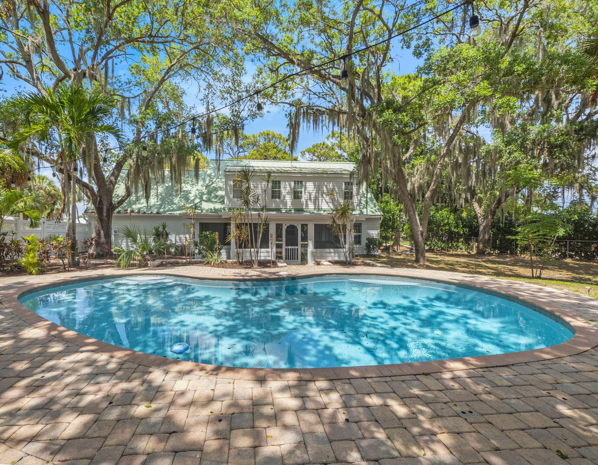 865 SW Magnolia Bluff Drive