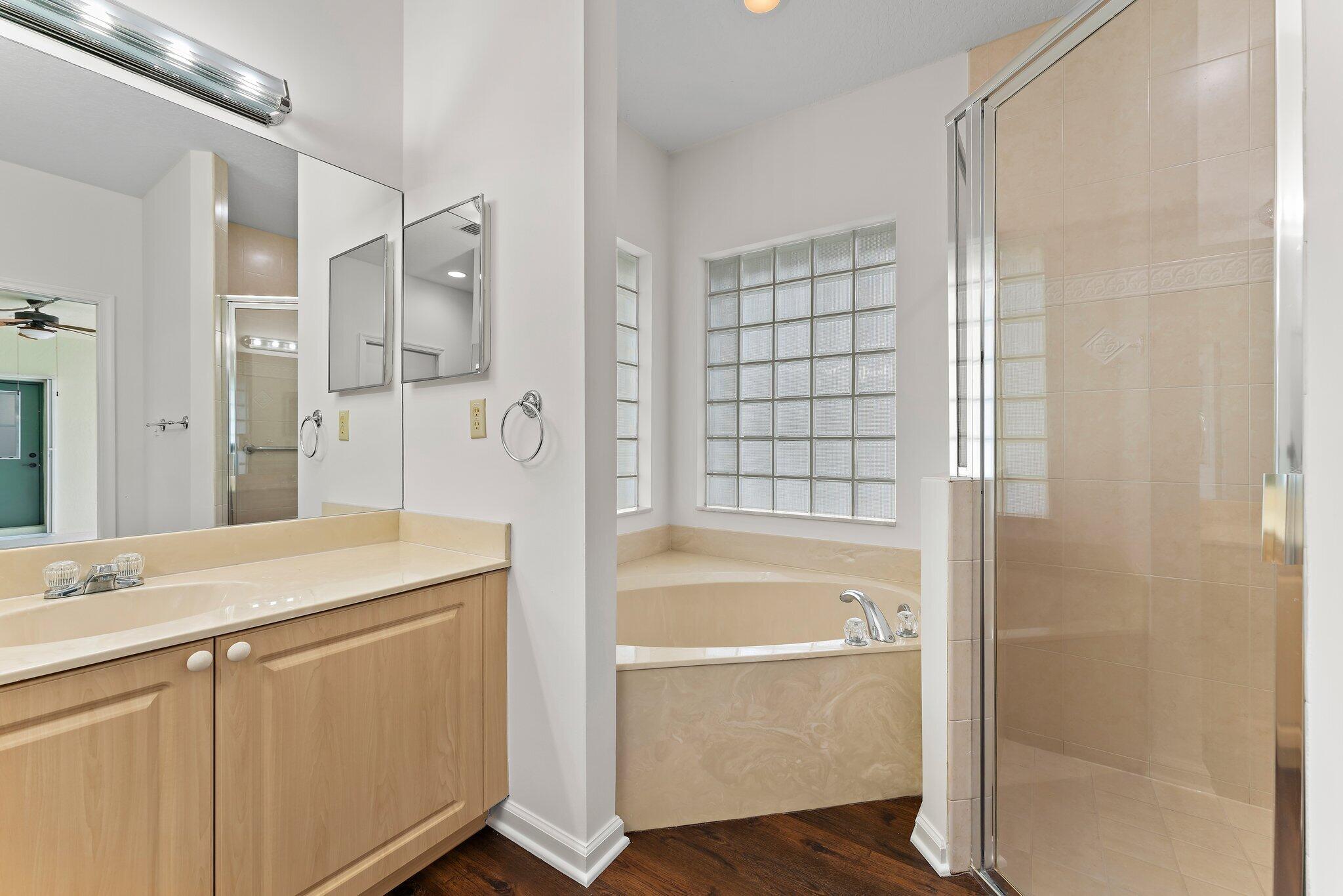 15784 Alexander Run