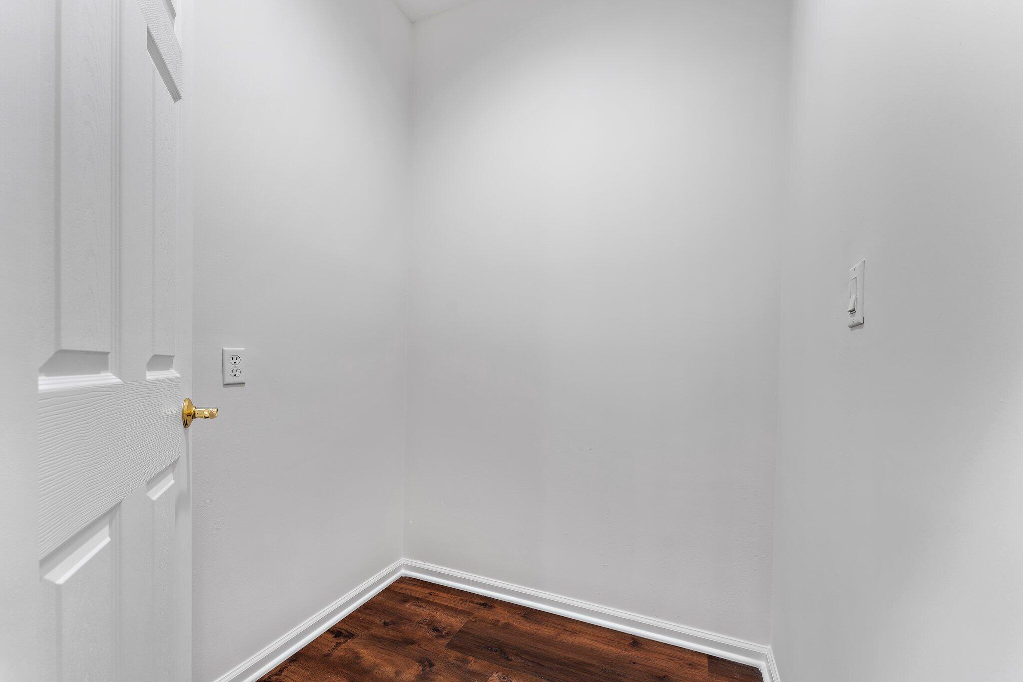 15784 Alexander Run