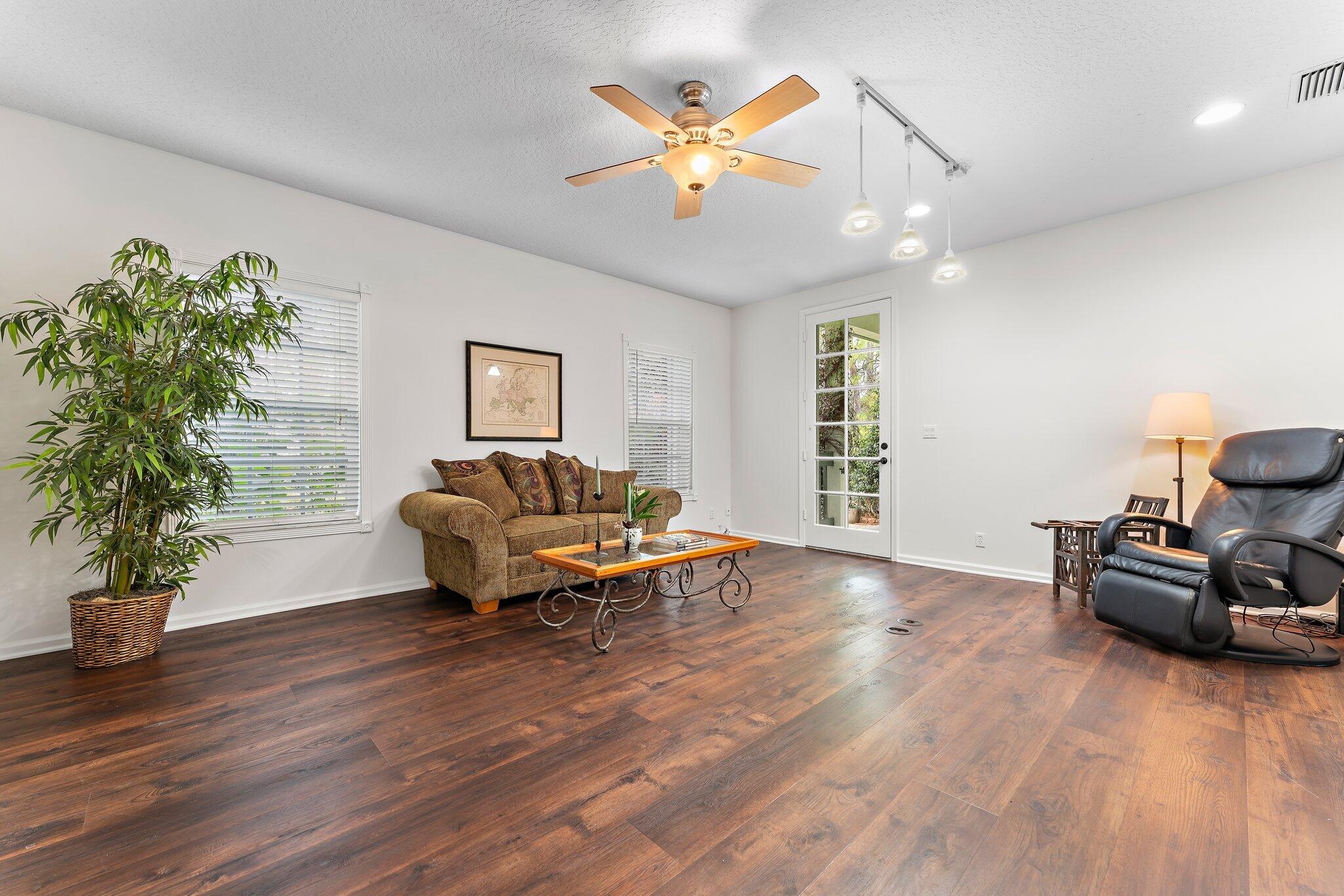 15784 Alexander Run