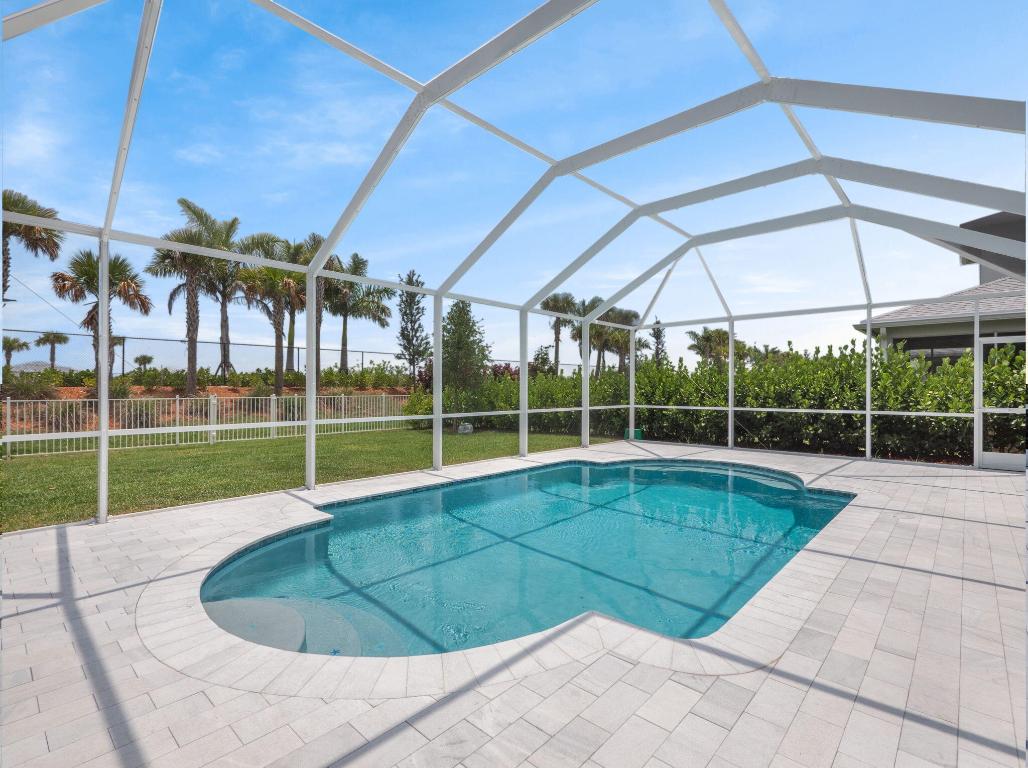 10621 SW Morning Glory Drive