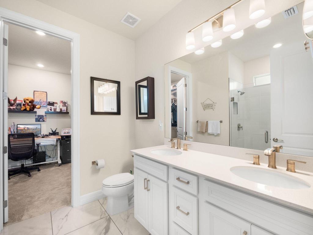 10621 SW Morning Glory Drive