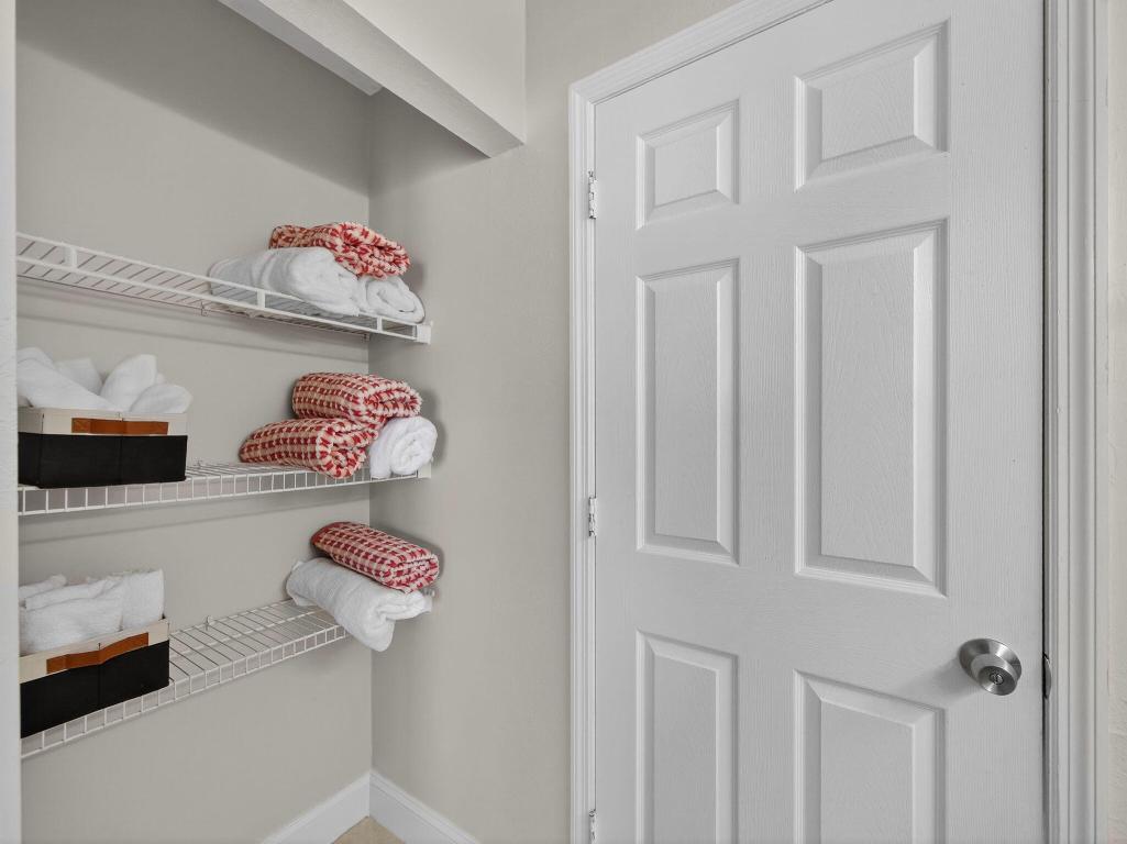 1000 Shorewinds Drive C