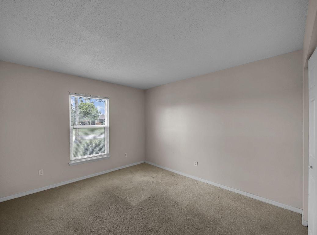 509 SW Feldman Avenue