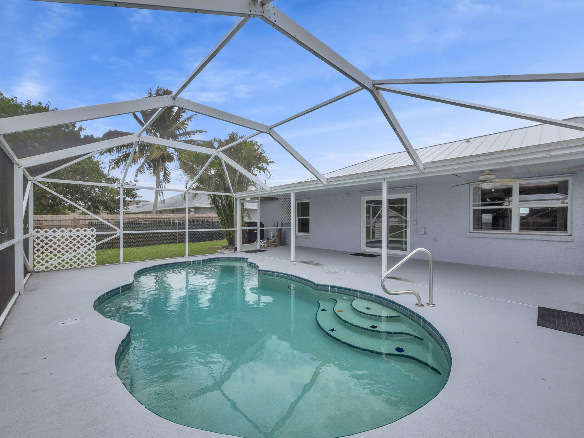 509 SW Feldman Avenue