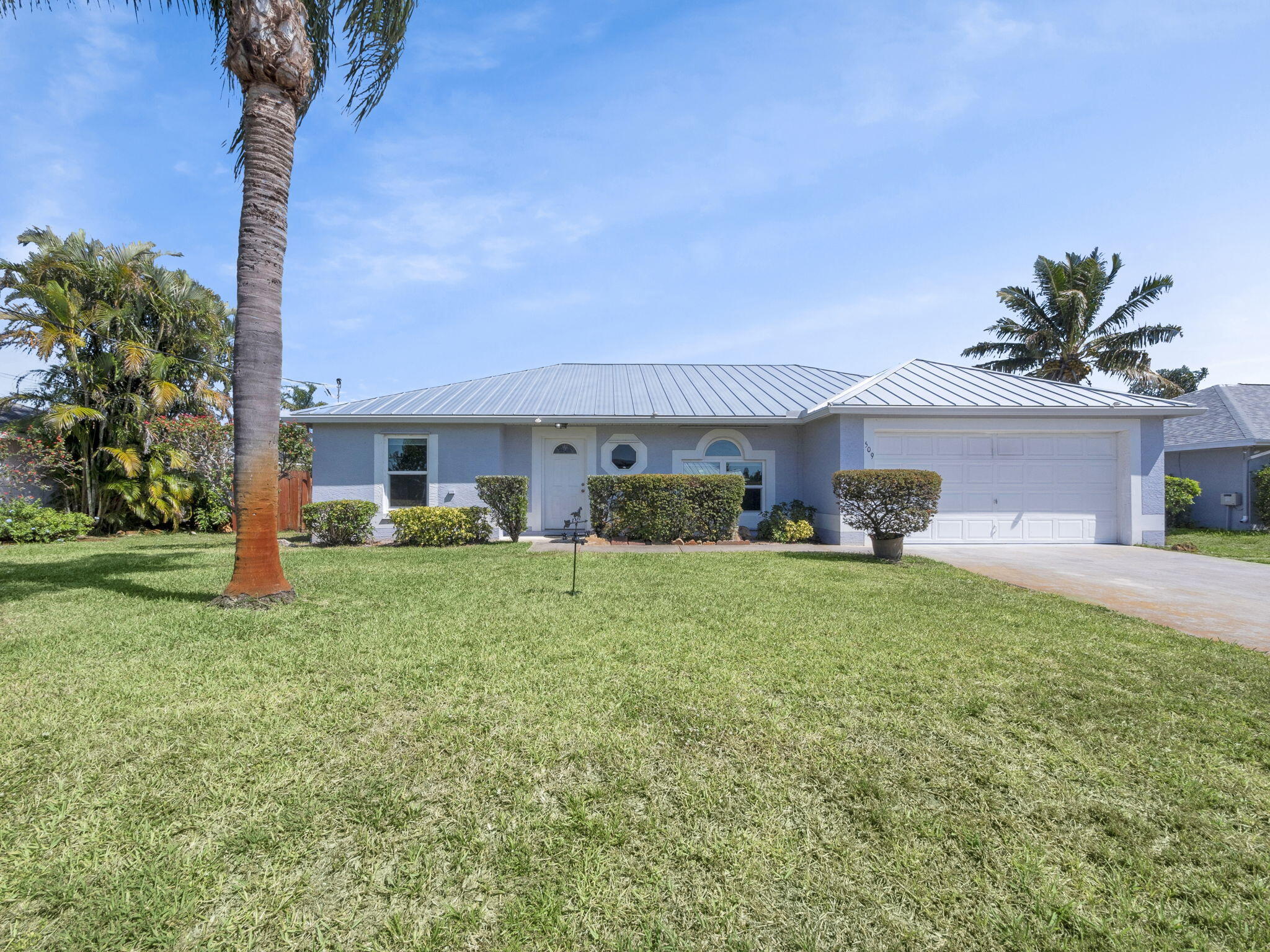 509 SW Feldman Avenue