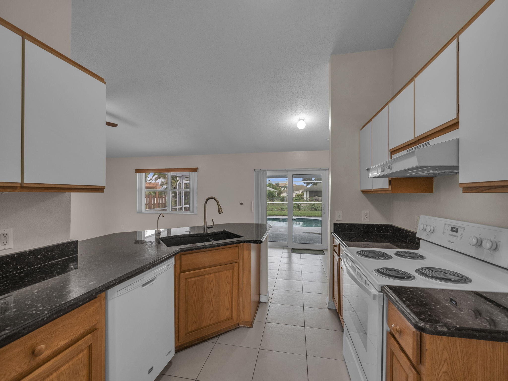 509 SW Feldman Avenue