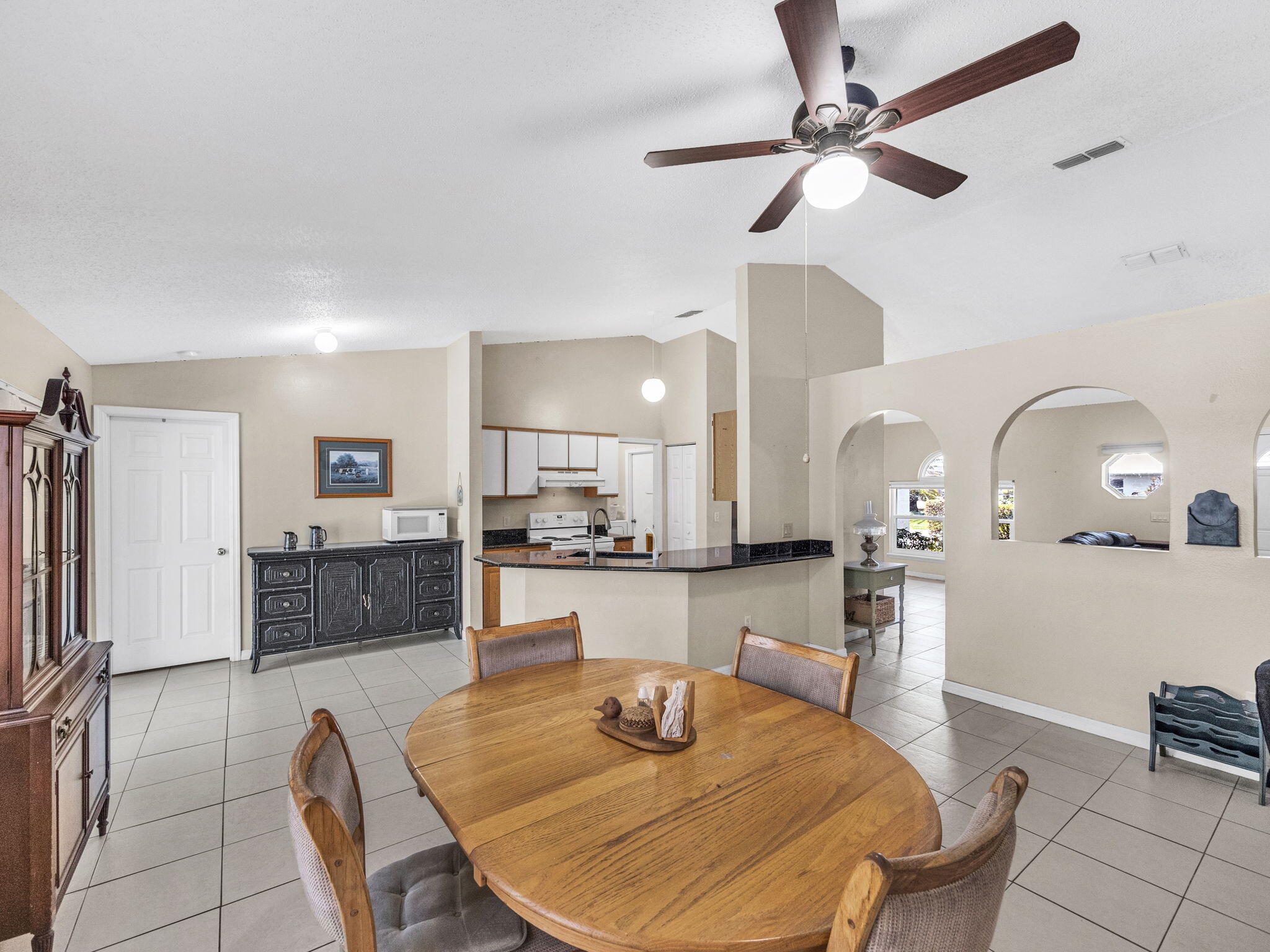 509 SW Feldman Avenue