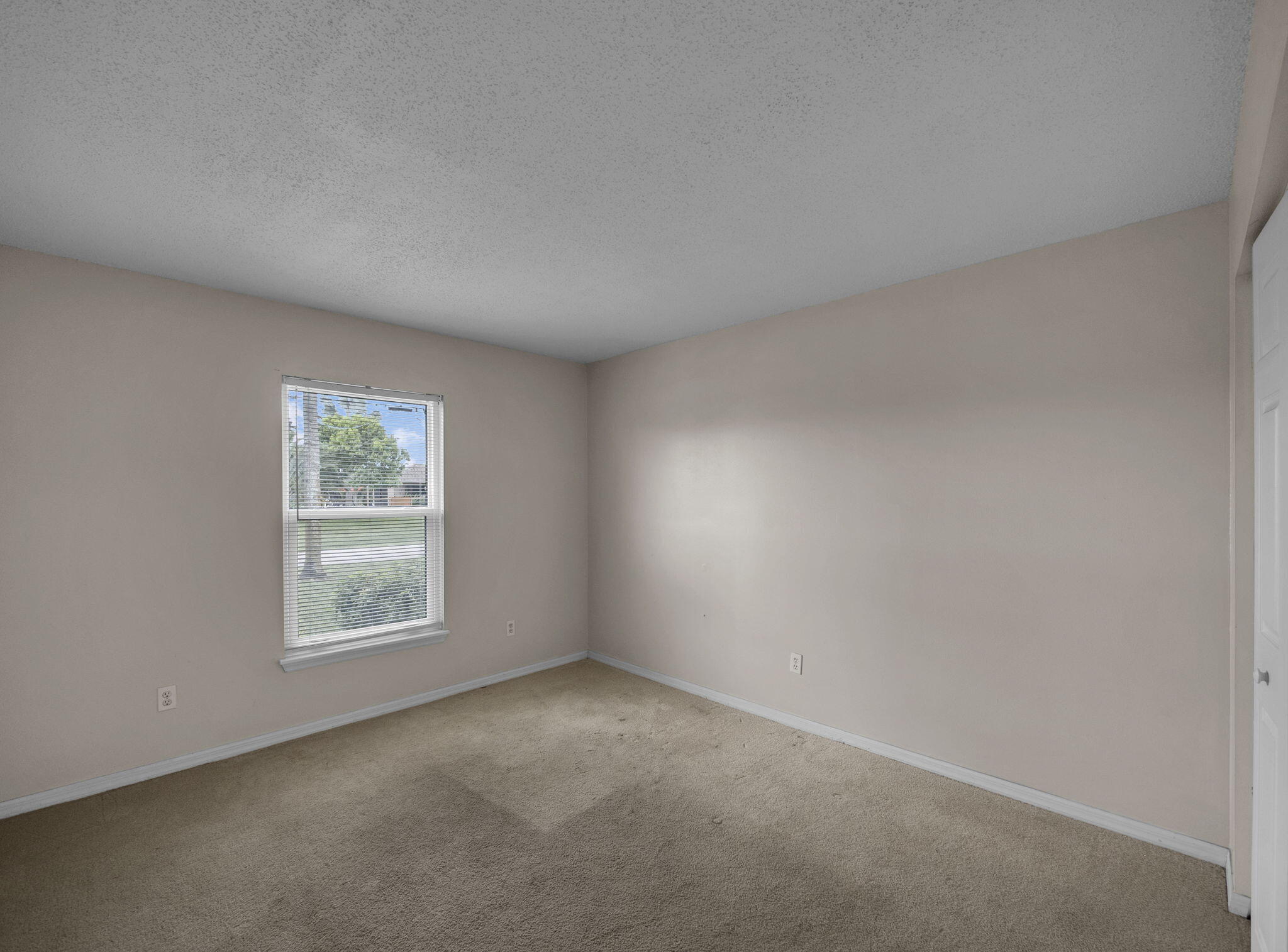 509 SW Feldman Avenue