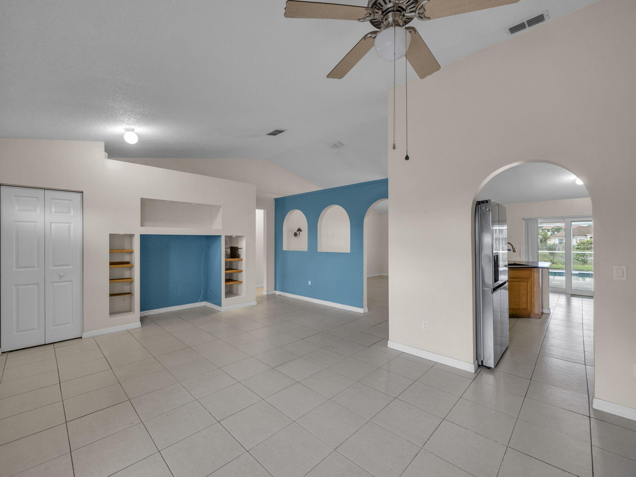 509 SW Feldman Avenue