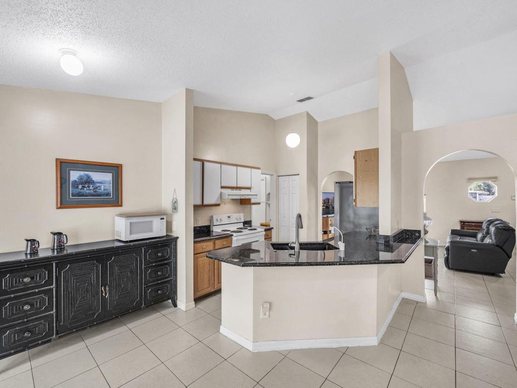 509 SW Feldman Avenue