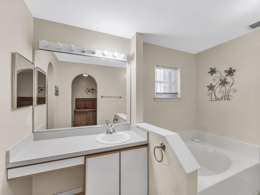 509 SW Feldman Avenue