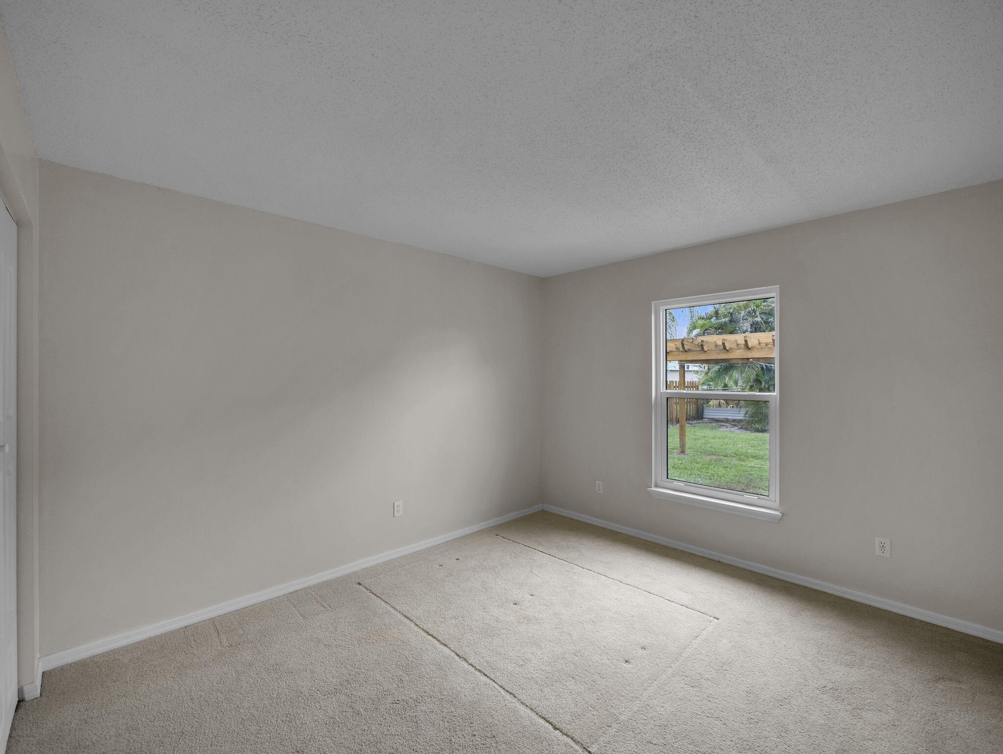 509 SW Feldman Avenue