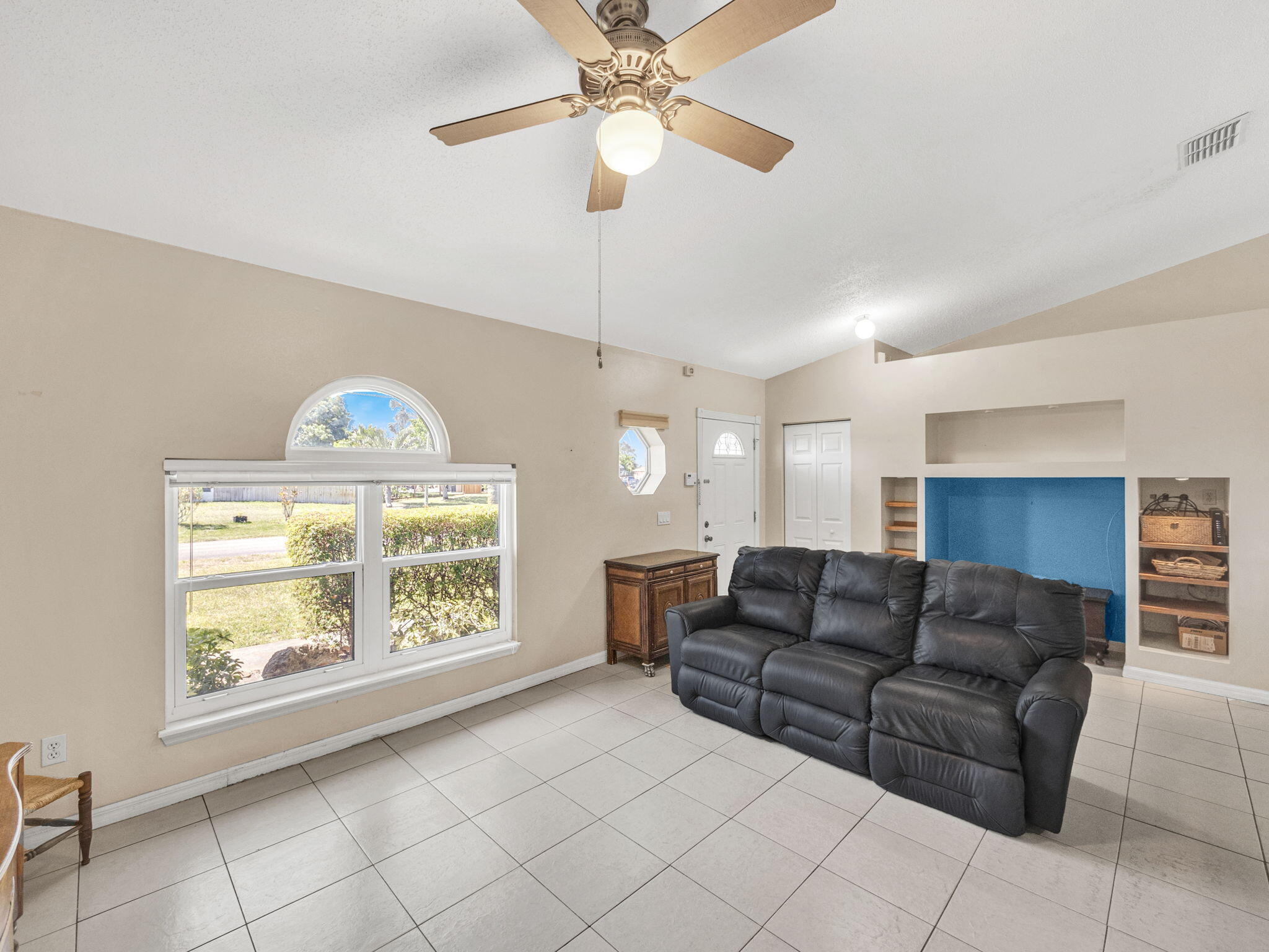 509 SW Feldman Avenue