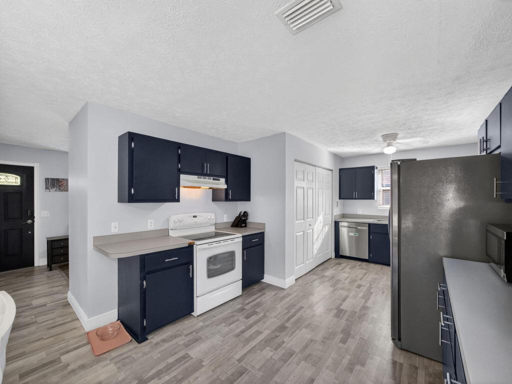 3142 SW Bridge Street