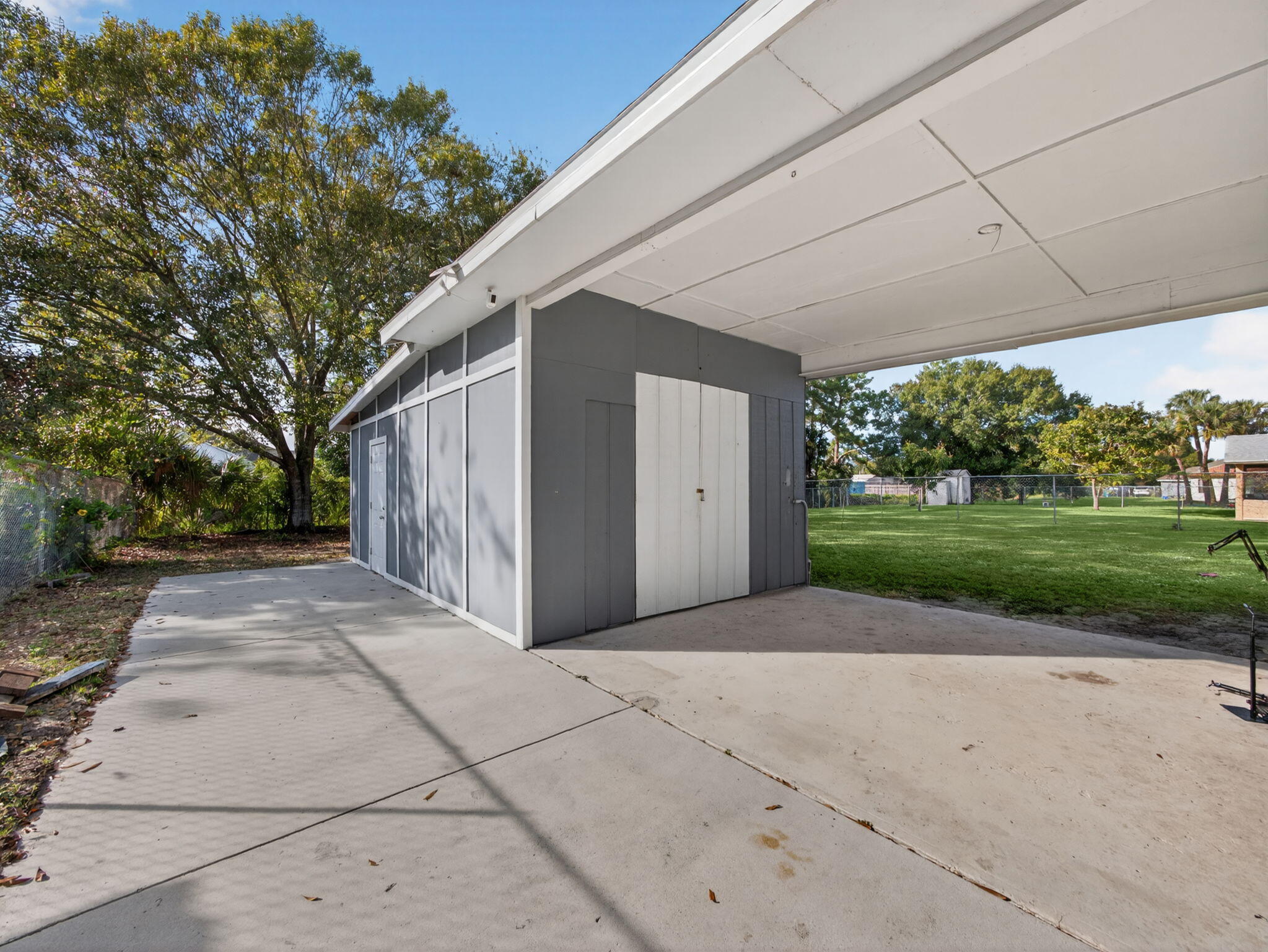 3142 SW Bridge Street