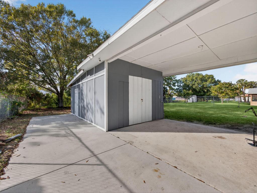 3142 SW Bridge Street