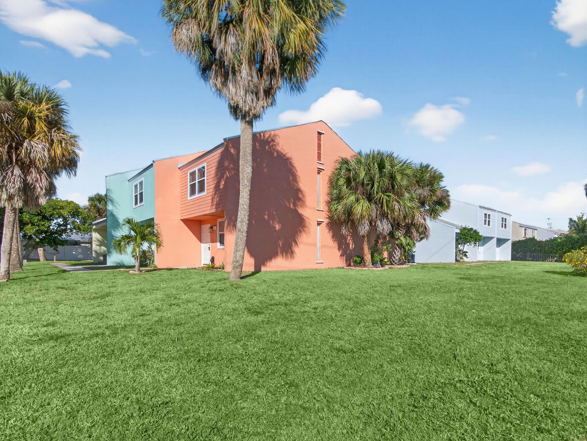 1000 Shorewinds Drive