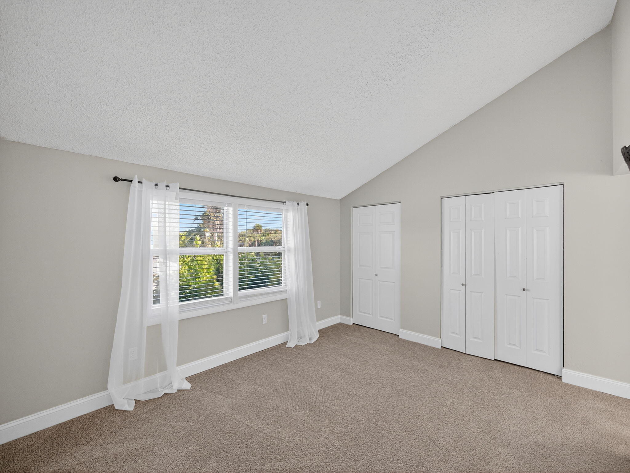 1000 Shorewinds Drive