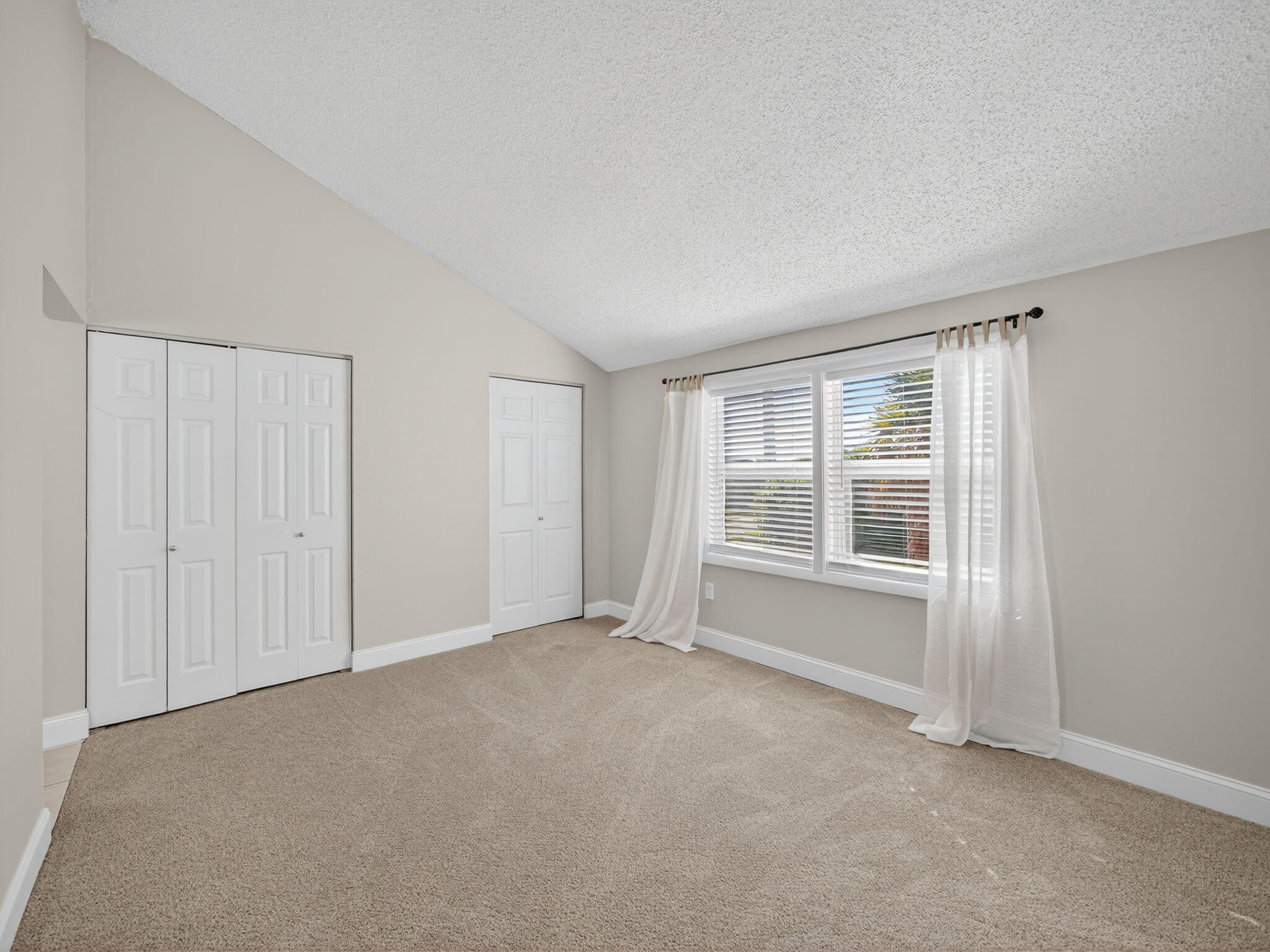 1000 Shorewinds Drive