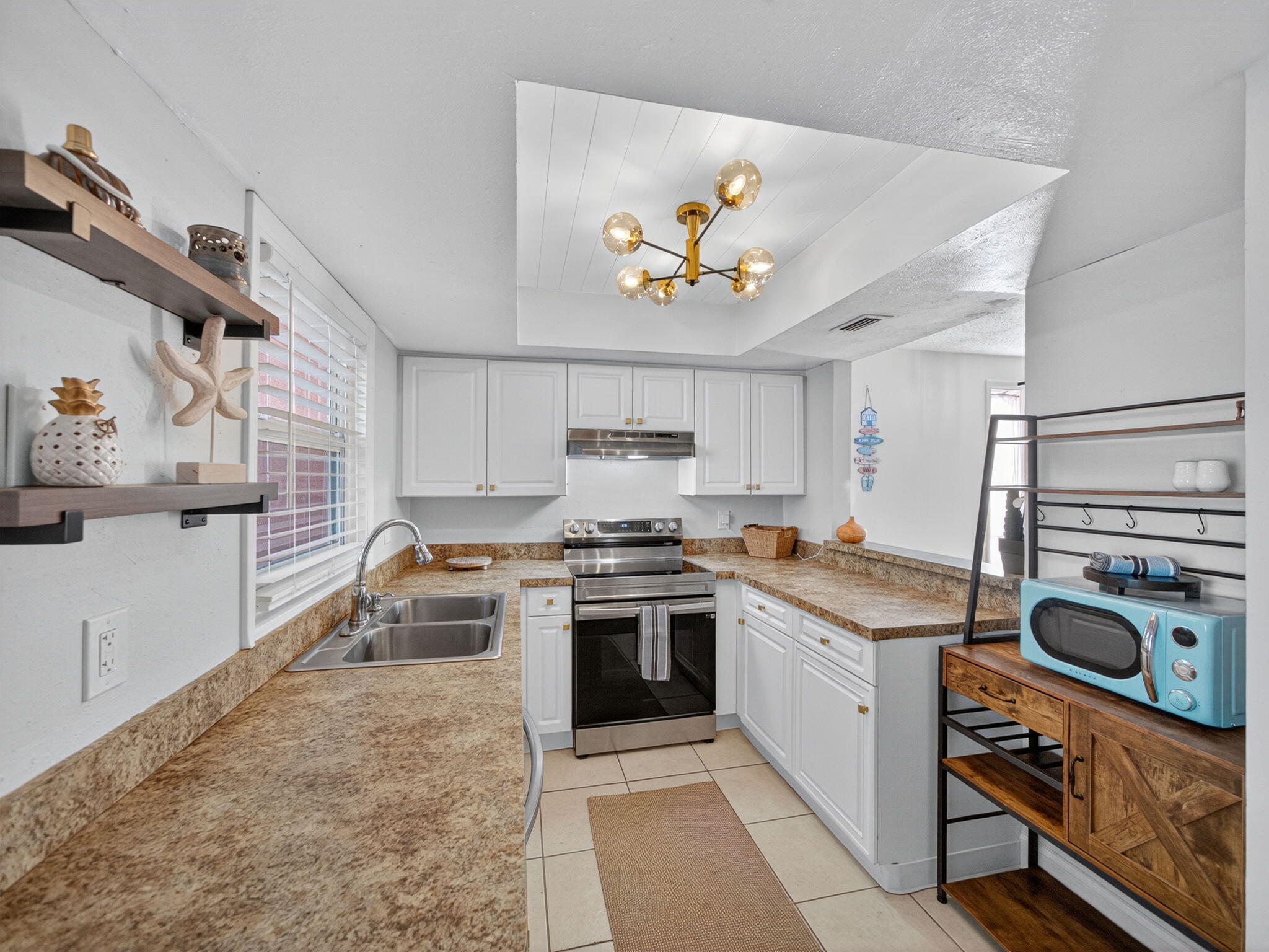 1000 Shorewinds Drive