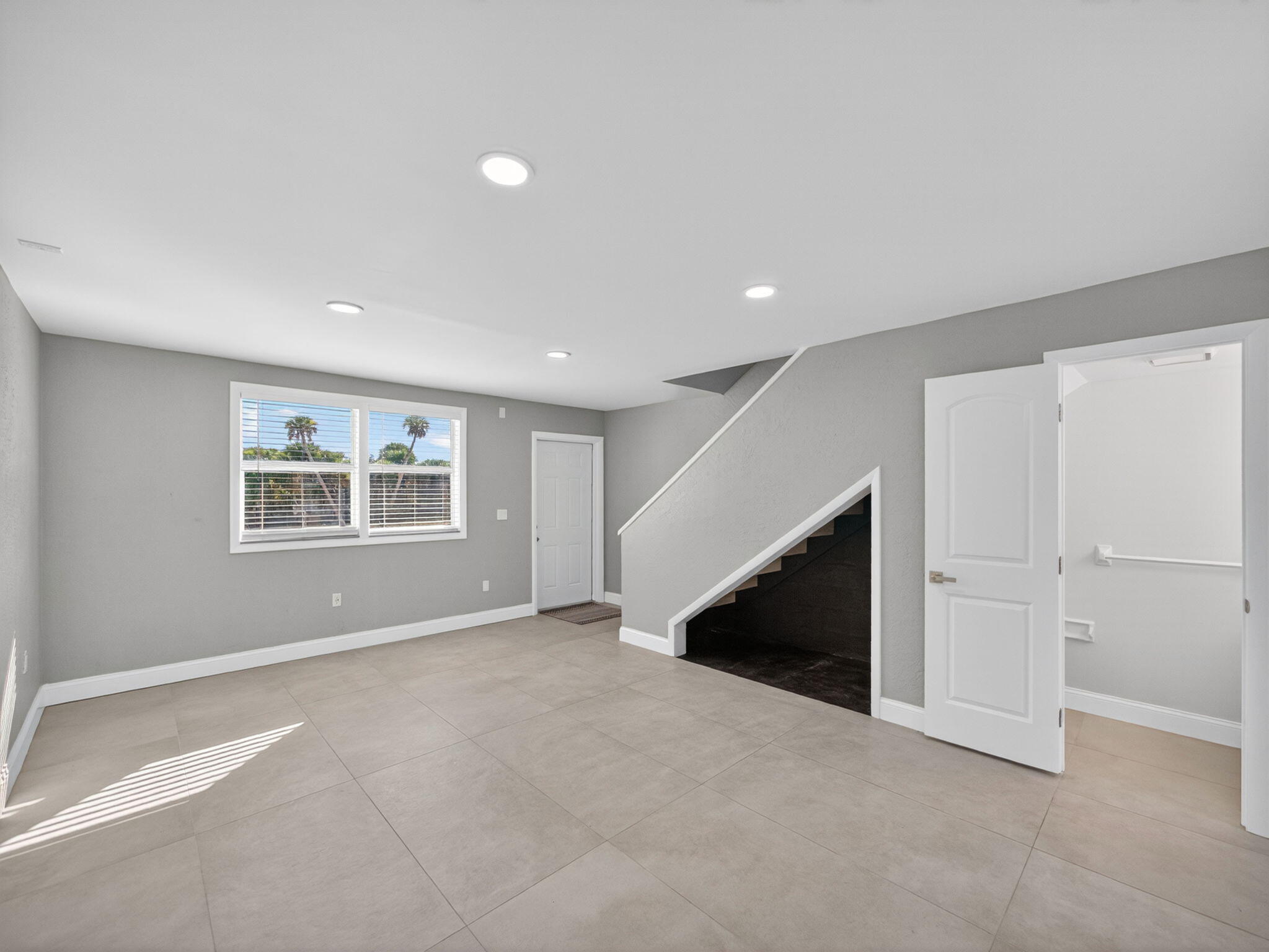 1002 Shorewinds Drive