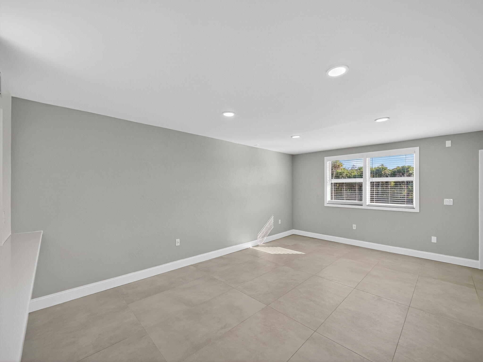 1002 Shorewinds Drive