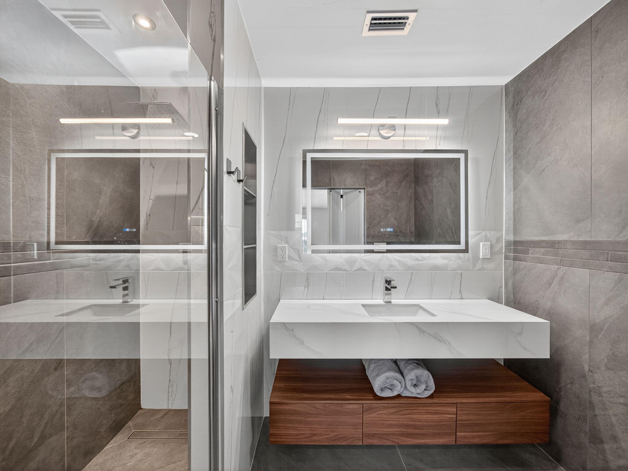 1002 Shorewinds Drive