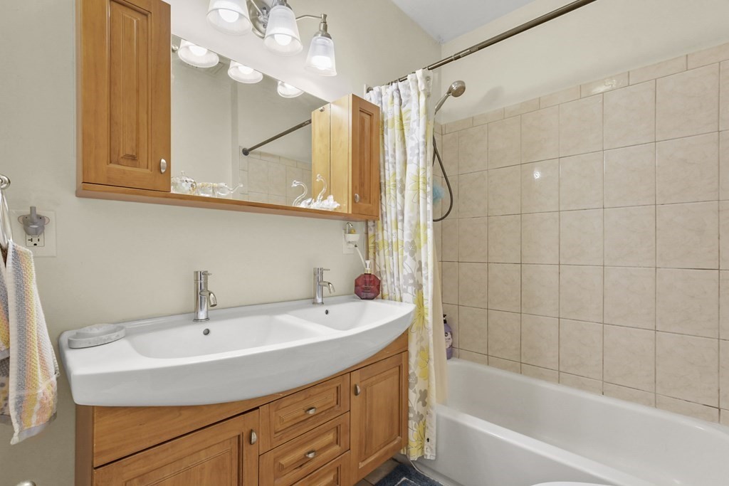 21 Hartwell Street # 4