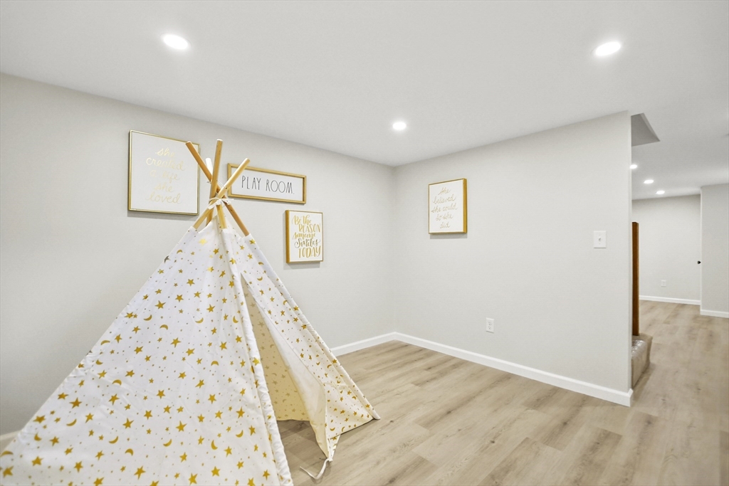 21 Woodside Road