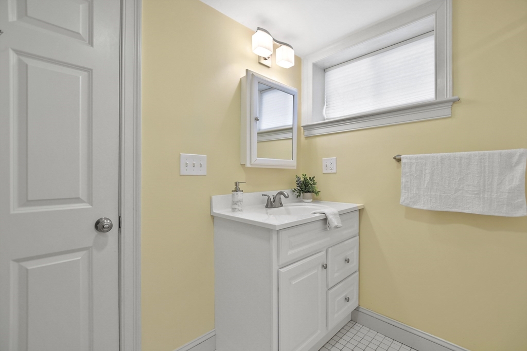 147 Franklin St # 1