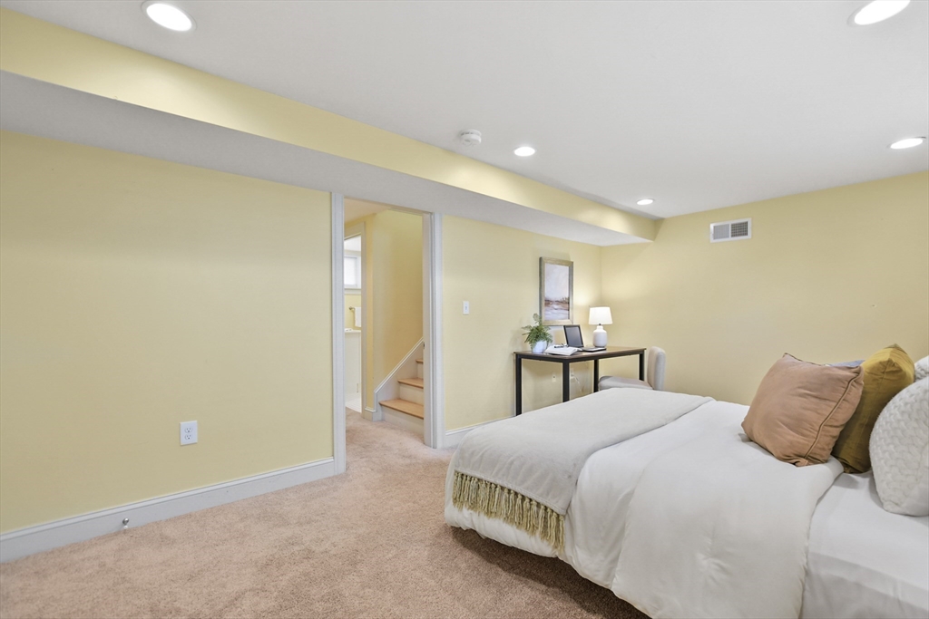 147 Franklin St # 1