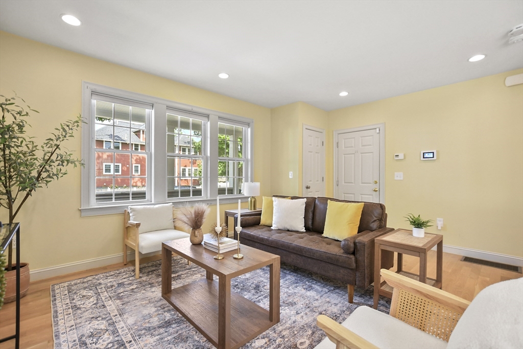 147 Franklin St # 1