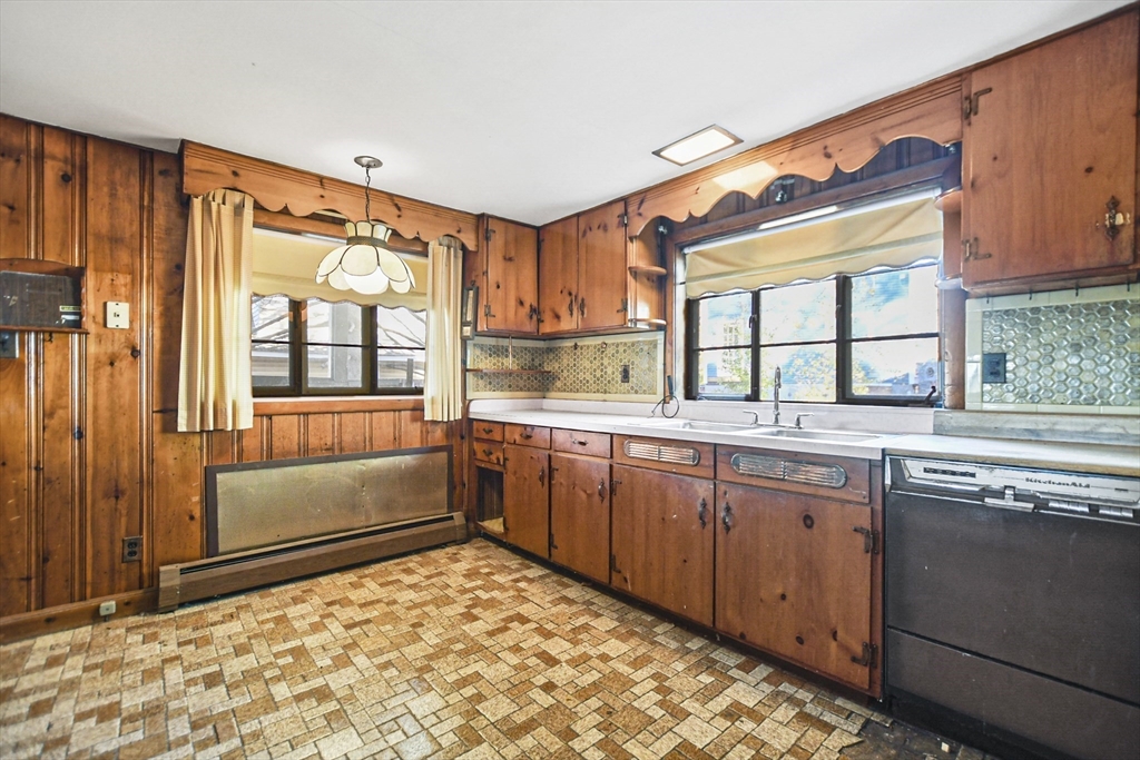 123 Pine Hill Circle
