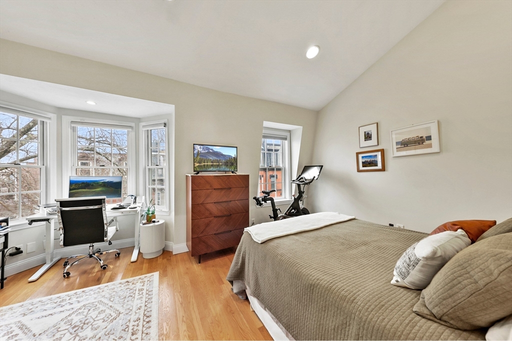160 I St # 3