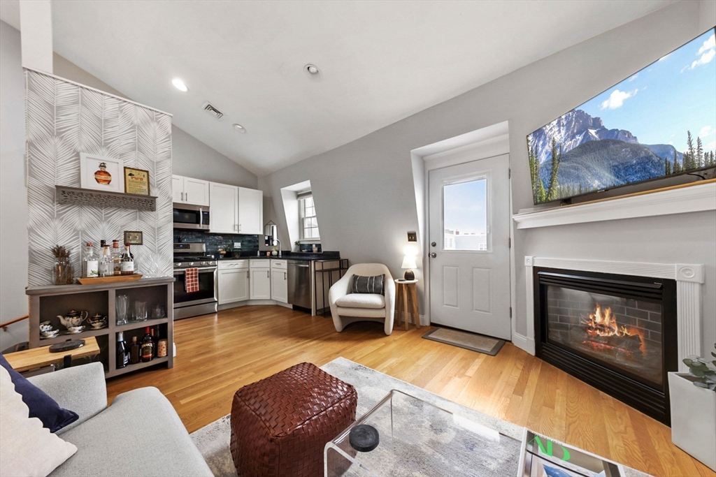 160 I St # 3