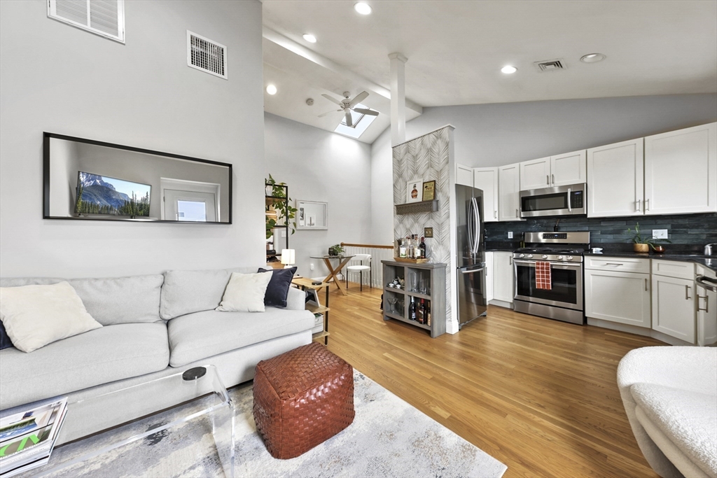160 I St # 3