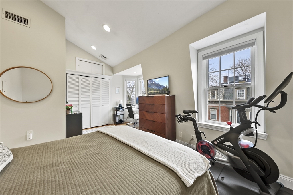 160 I St # 3