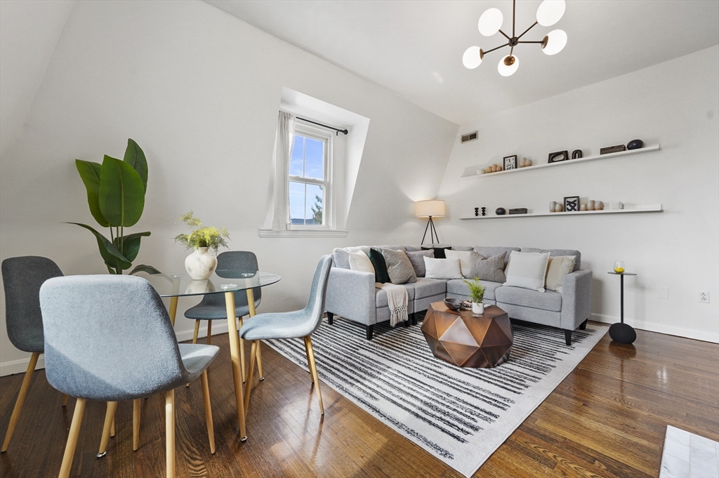 8 Mount Vernon St # 4